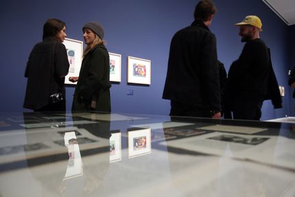 Eröffnung "Erwin Wurm. Bei Mutti" und "Visionäre der Moderne. Paul Scheerbart, Bruno Taut, Paul Goesch" in der Berlinischen Galerie, 14.4.2016, Foto: Amin Akhtar Eröffnung "Erwin Wurm. Bei Mutti" und "Visionäre der Moderne. Paul Scheerbart, Bruno Taut, Paul Goesch" in der Berlinischen Galerie, 14.4.2016, Foto: Amin Akhtar