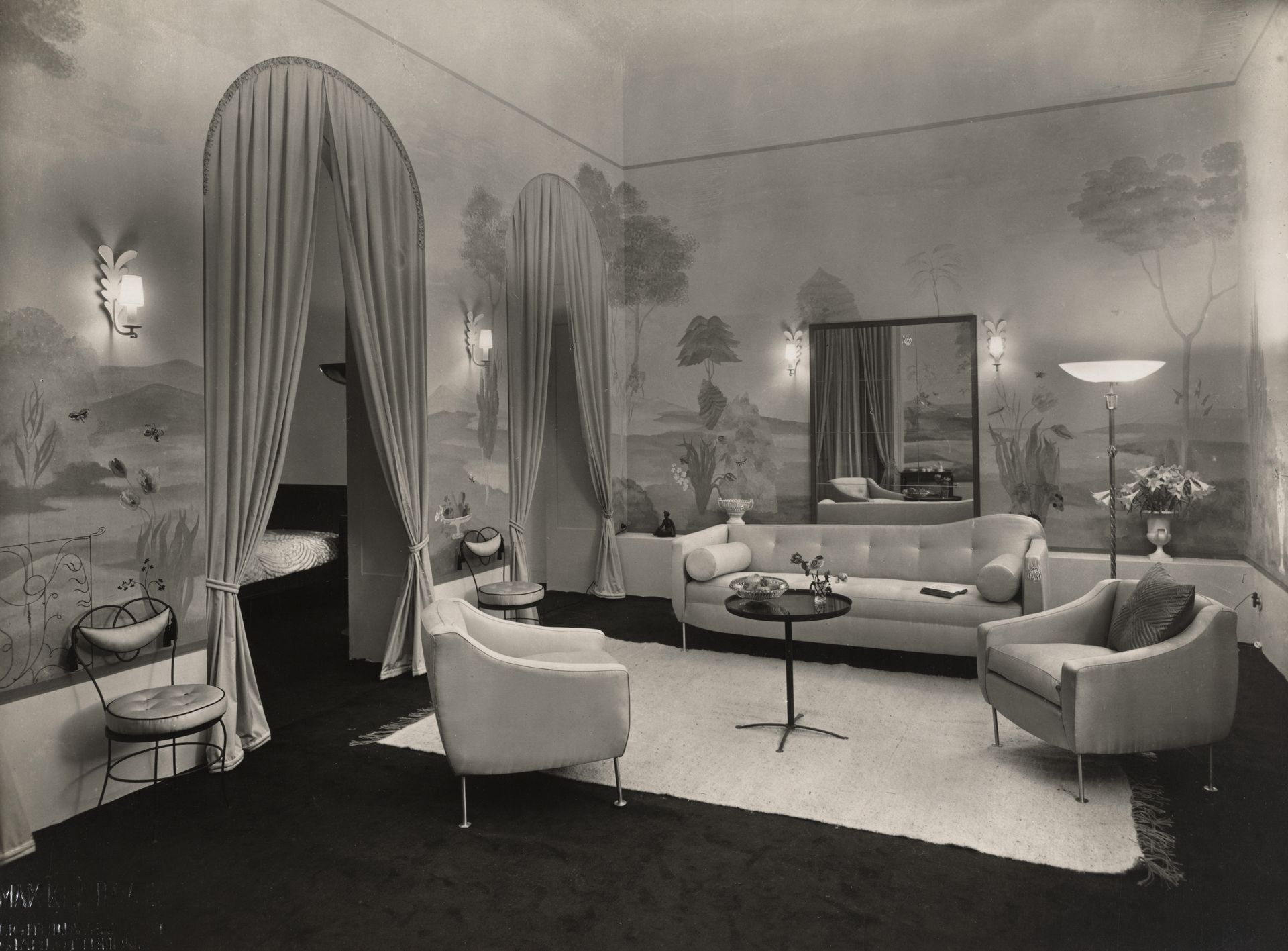 Max Krajewsky, Woman's living room with view at the bedroom by Ruth Hildegard Geyer-Raack, exhibition in the furnishing house "Meisterräume" Berlin, c. 1936