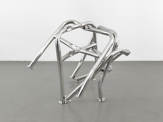 Bettina Pousttchi, Felix, 2018, Fahrradbügel, Edelstahl poliert / bike racks, polished stainless steel, 108 (h) x 115 x 140 cm, Courtesy Buchmann Galerie und die Künstlerin, Foto: © Roman März