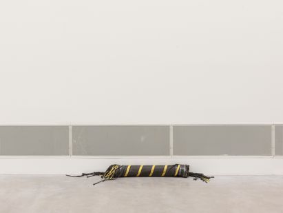 Ausstellungsansicht „Nina Canell. Tectonic Tender“, Berlinische Galerie, Foto: © Nick Ash Ausstellungsansicht „Nina Canell. Tectonic Tender“, Berlinische Galerie, Foto: © Nick Ash