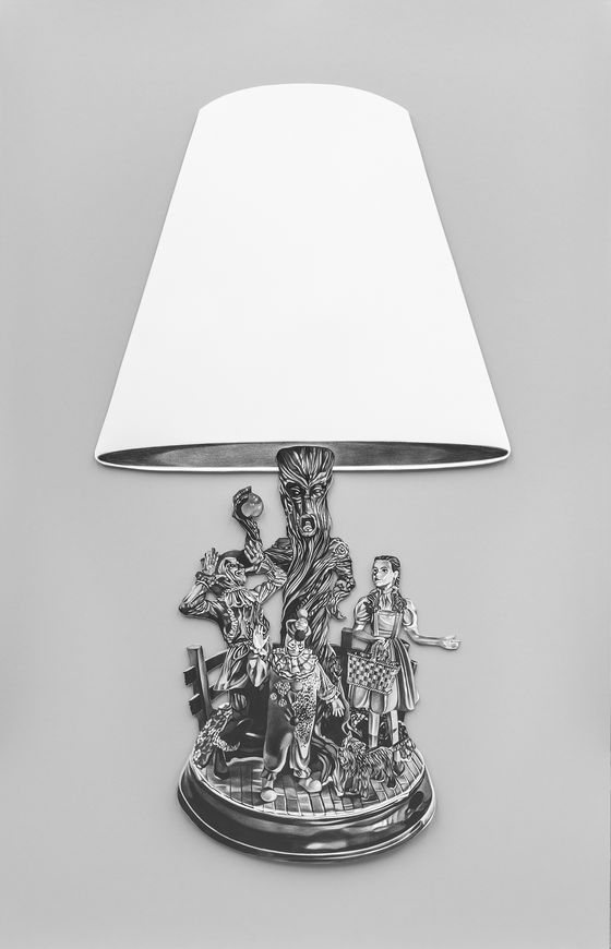 Black-and-white inverted drawing by the artist on paper. The motif is an Art Nouveau table lamp.