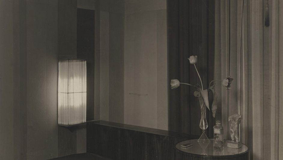 Photographer unknown, Wall painting in the bedroom of Ruth Hildegard Geyer-Raack's private apartment, Reichstraße 4, Berlin-Westend, 1924